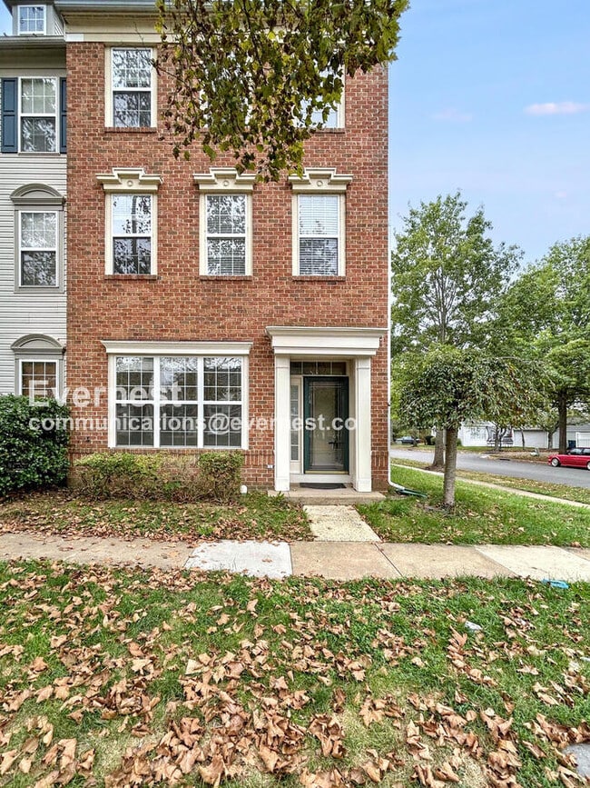 Building Photo - 43559 Mink Meadows St