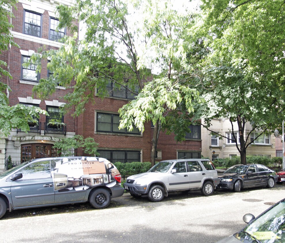 Foto del edificio - 425 W Wellington Ave