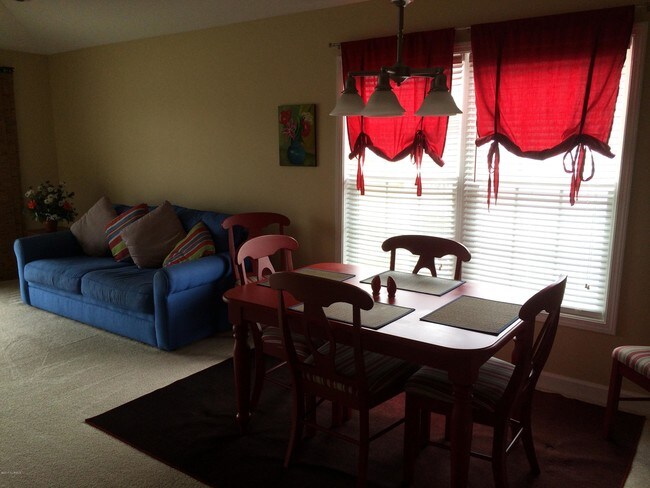 Foto del edificio - 8855 Radcliff Dr NW