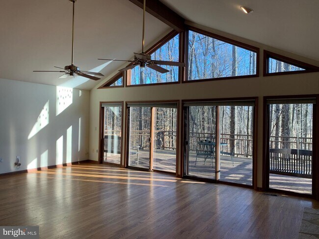 Foto del edificio - 5718 Kenfield Ln