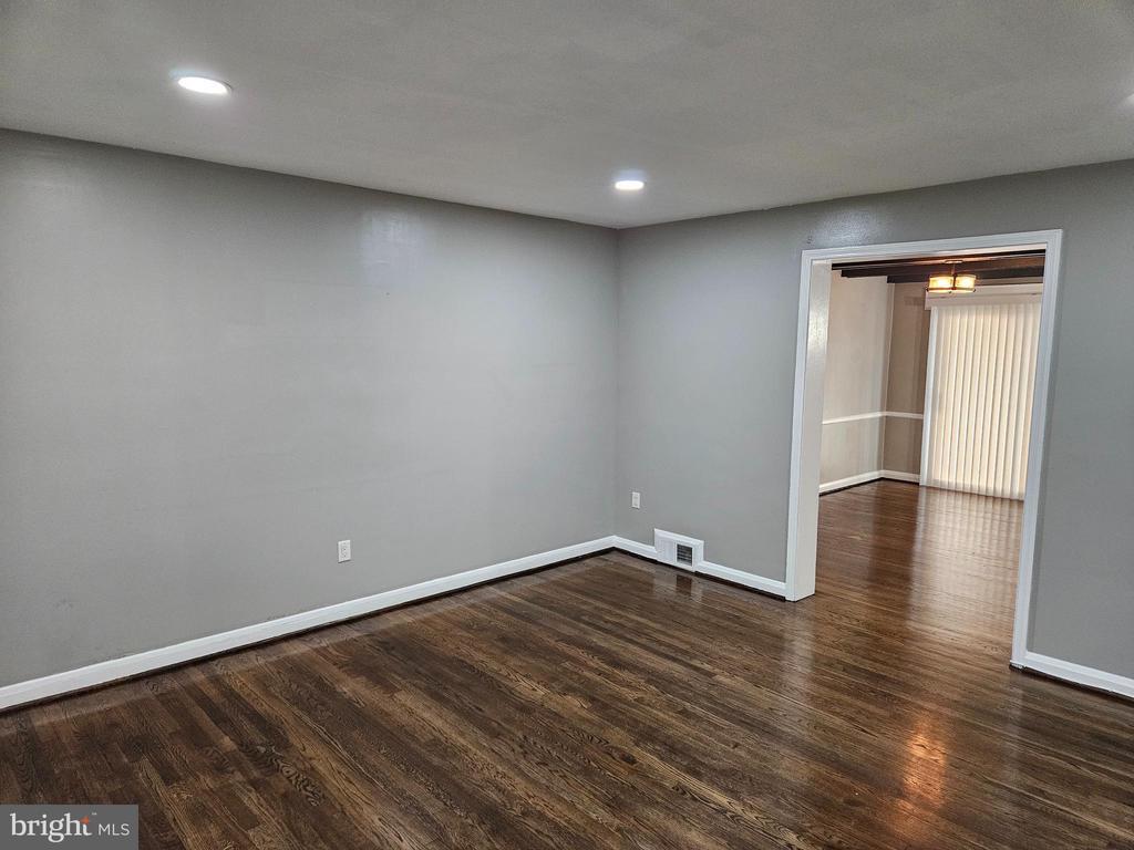 Foto principal - 1285 Cedarcroft Rd