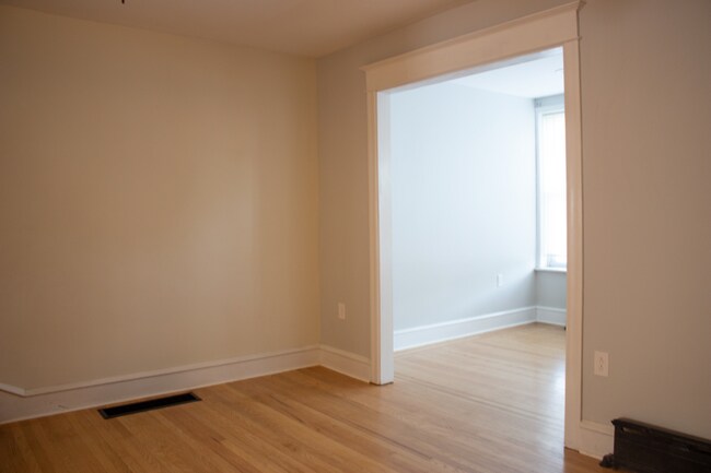 Building Photo - 5910 Henry Ave