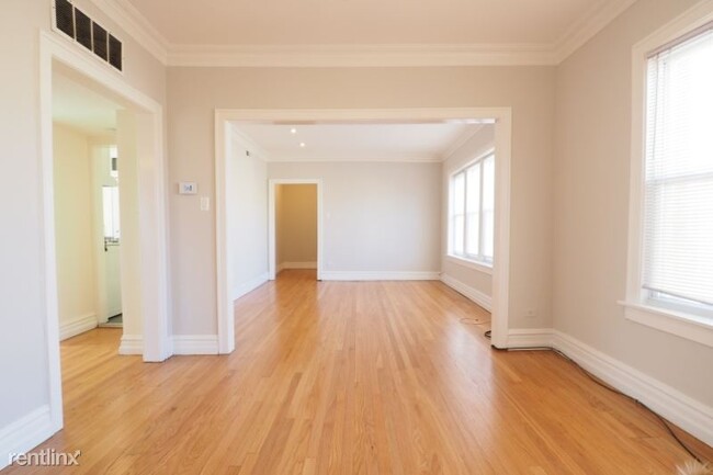 Building Photo - 2525 W Ardmore Ave