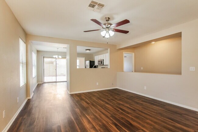 Building Photo - 2299 E Peach Tree Dr