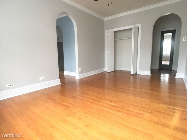 Foto del edificio - 4637 N Lowell Ave