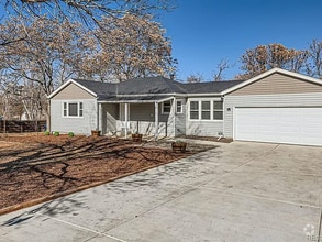 Building Photo - 5475 Primrose Ln