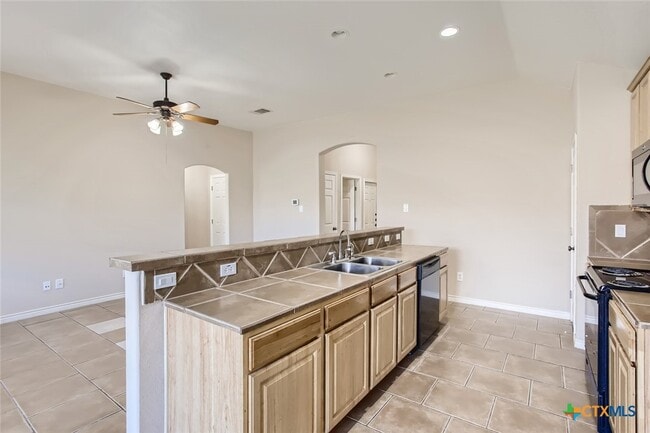 Foto del edificio - 3032 Douglas Fir Dr