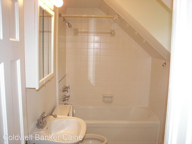 Building Photo - 2 br, 2 bath House - 7 Country Club Drive