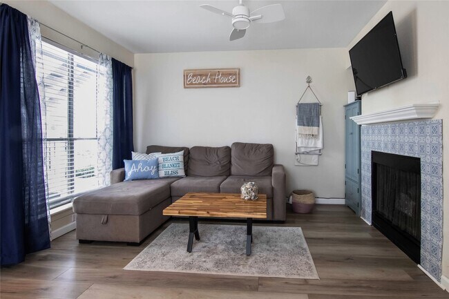 Foto del edificio - 3506 Cove View Blvd
