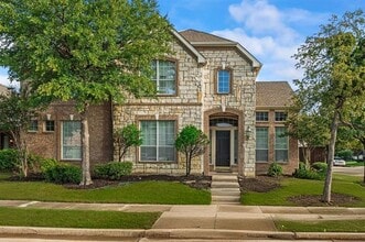 Building Photo - 3680 Roosevelt Dr