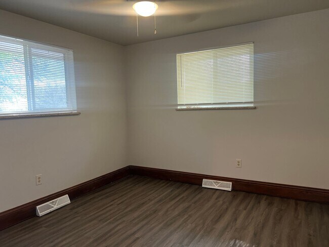 Foto del edificio - 2 Bed 1 Bath in Edgewater!