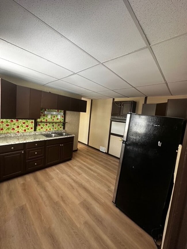 Building Photo - 97 Glendale Park