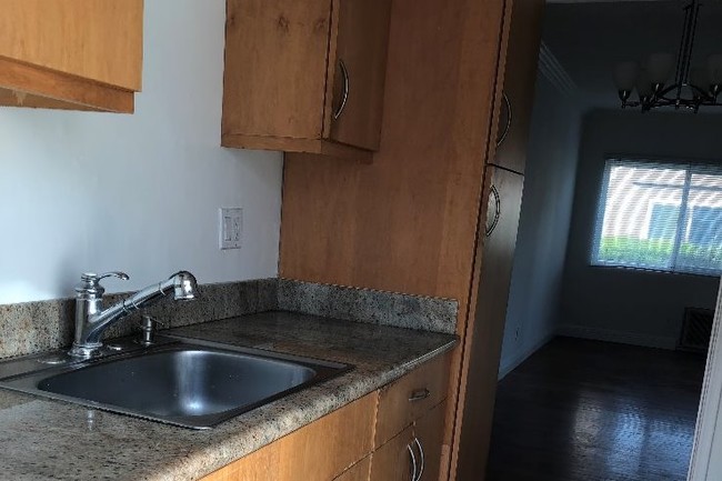 Kitchen - 5549 Costello Ave