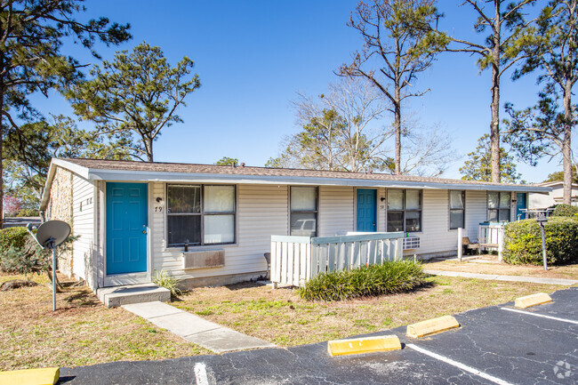 Building Photo - Stone Cove