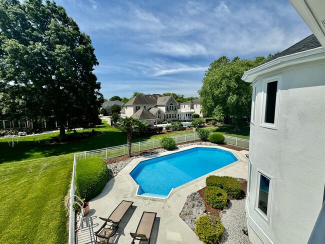 Building Photo - JUST REDUCED!  Fabulous 5-Bedroom POOL Hom...