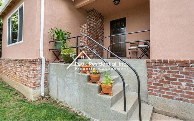 Building Photo - 505 Sutter St