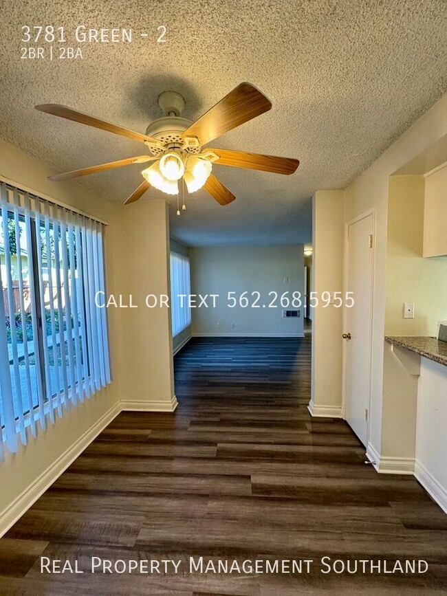 Building Photo - Beautifully Renovated 2 Bed / 2 Bath Apart...