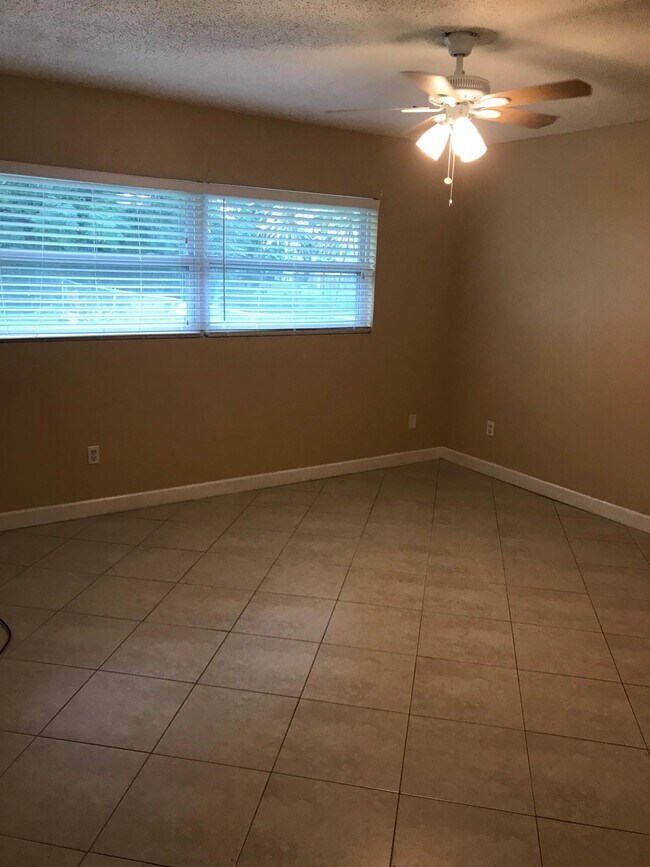 Foto del edificio - 332 NE Cullman Ct