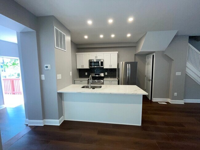 Foto del edificio - 816 Madison St NW