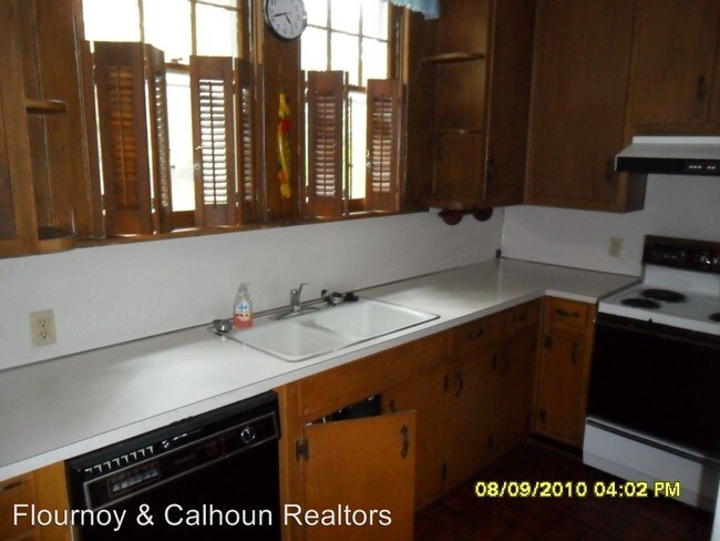Foto del edificio - 3 br, 2 bath Apartment - 1241 Gurr Avenue