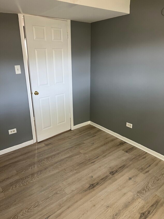 1st bedroom - 13946 S State St