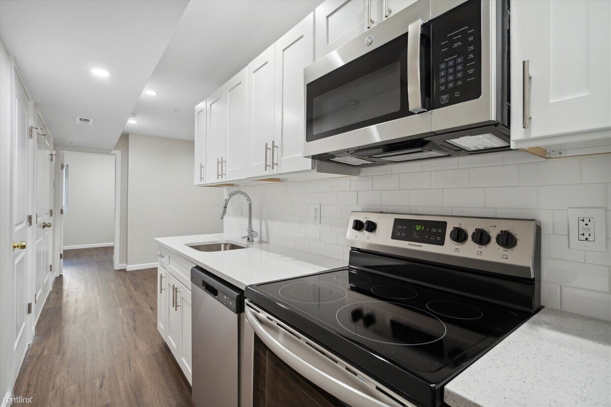 Foto principal - 2 br, 2 bath Triplex - 2025 N 16TH ST Unit B