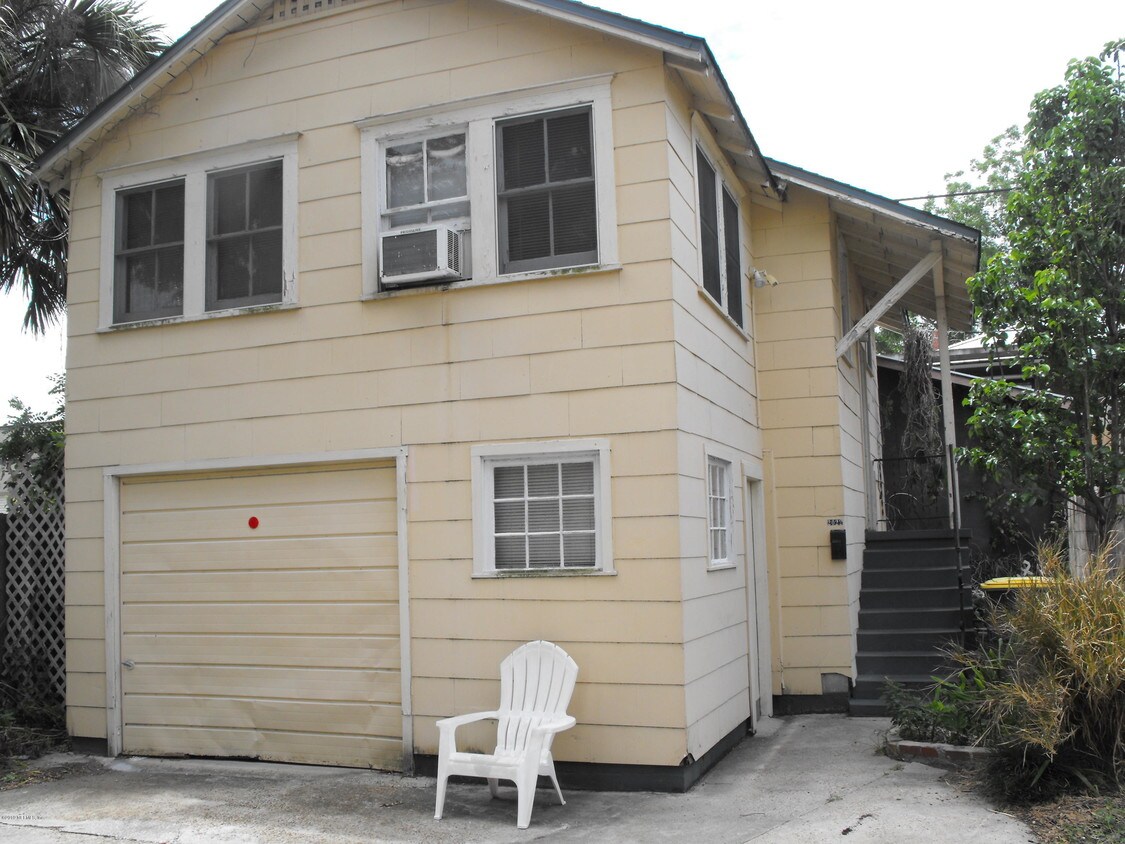 Primary Photo - 2022 College St