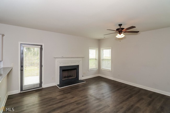 Building Photo - 390 Autumn Bluff Dr