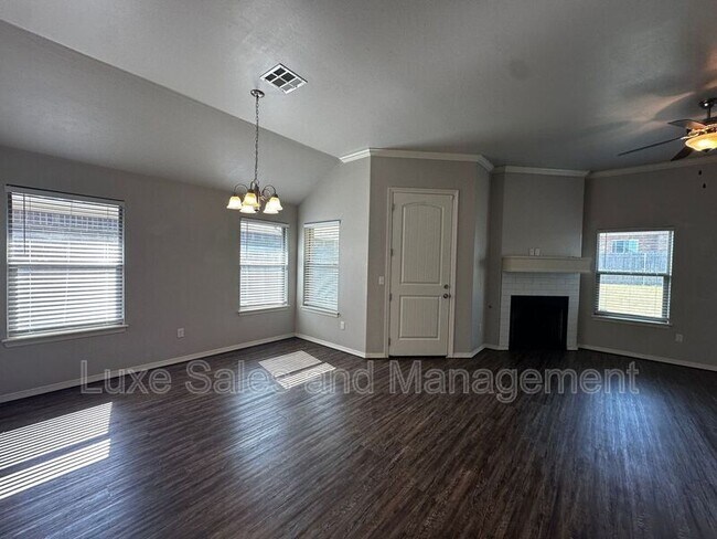 Foto del edificio - 2316 Alta Vista Ln