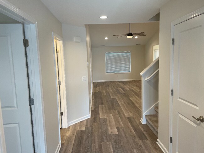 Building Photo - 2028 Buell Dr