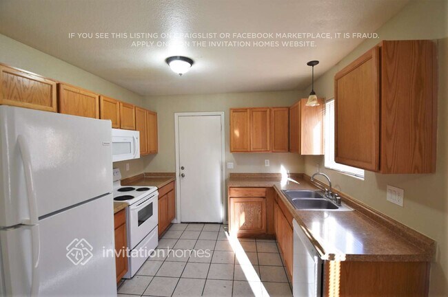 Foto del edificio - 2222 W Bowker St