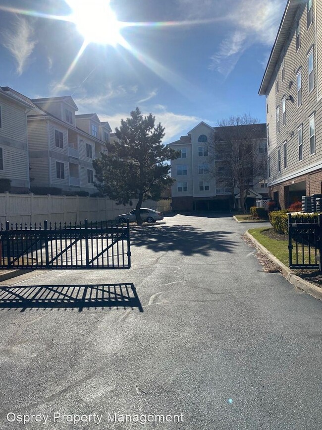 Building Photo - 2 br, 2 bath House - 2900 Brighton Beach P...