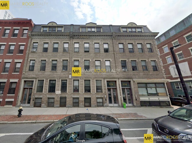 Foto del edificio - 748 Columbus Ave