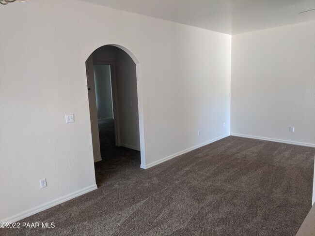 Building Photo - 6221 N Buckboard Dr