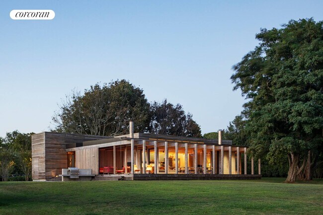 Building Photo - 4 Pheasant Ln