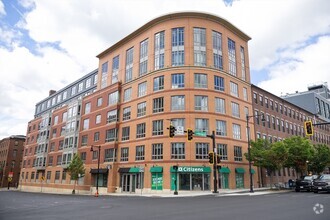 Building Photo - 20 Second St