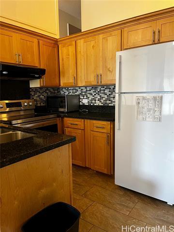Building Photo - 981403-1403 Ka?ahumanu St