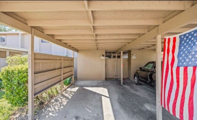 Building Photo - 8626 Cattail Dr