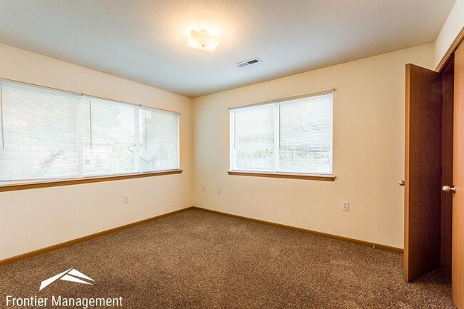 Building Photo - 402-b N 10th St