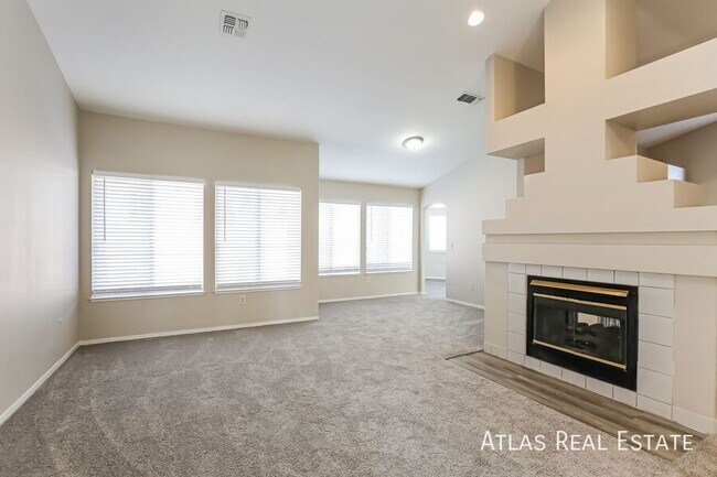 Foto del edificio - 5808 Ventana Dr