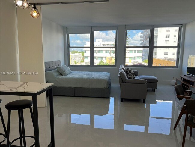 Foto del edificio - 2899 Collins Ave