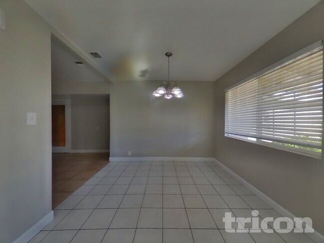 Building Photo - 684 Brown Ave