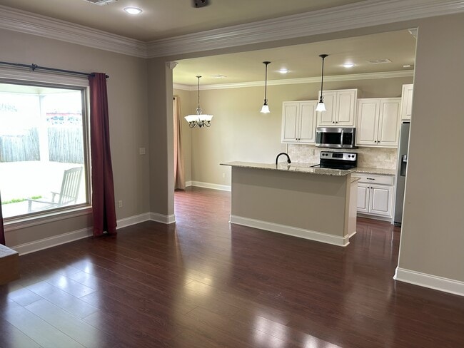 Building Photo - 102 Overbrook Dr