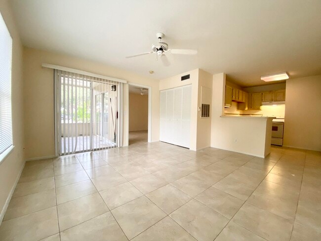 Foto del edificio - 1725 Palm Cove Blvd