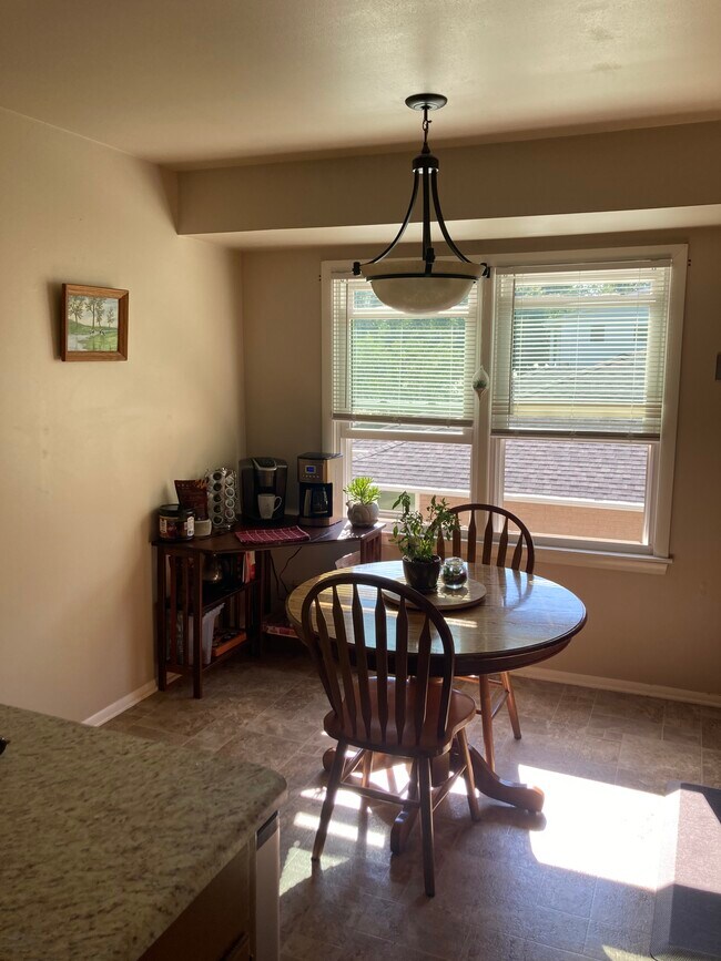 Cocina - N70W5780 Bridge Rd
