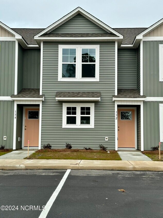 132 Smallwood Rd, Hubert, NC 28539 Townhome Rentals in Hubert NC