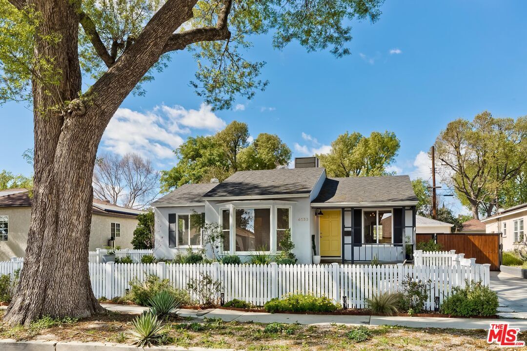Primary Photo - 6533 Rubio Ave