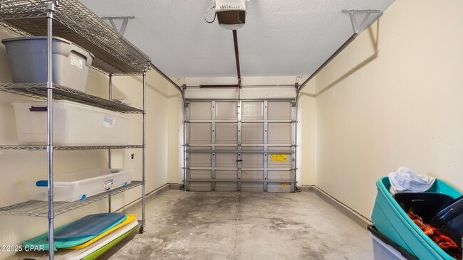 Building Photo - 3165 Meadow St