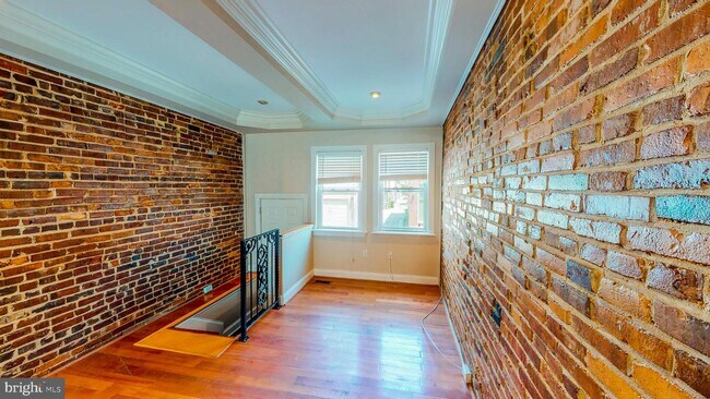 Building Photo - 1008 S Robinson St