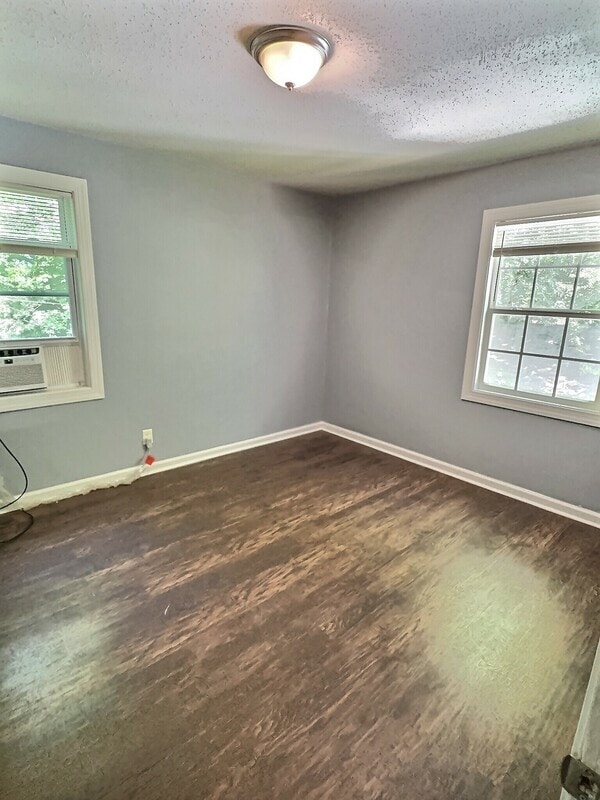 Foto del edificio - 3042 McAdoo Ave